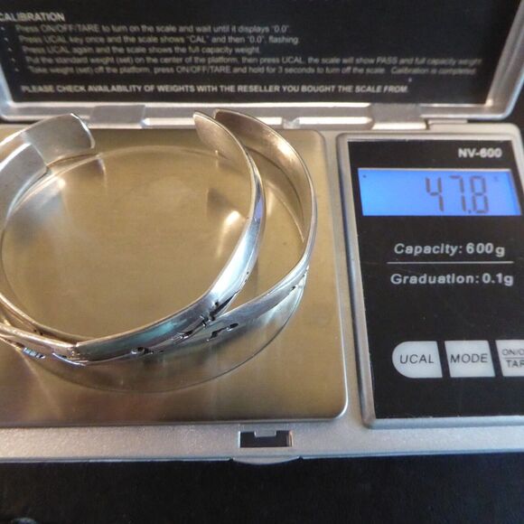 2 VTG Sterling Silver Overlay Style Stamped Cuff Bracelets Total 47.7 Gr Signed - Picture 7 of 16